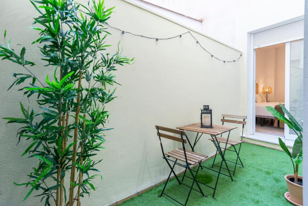 Carrera I & Old Town By Ele Apartments Malaga Bagian luar foto