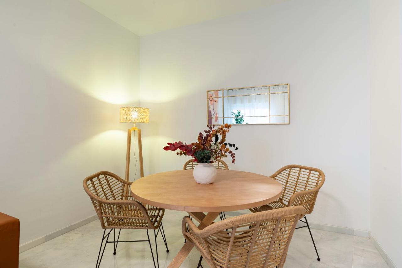 Carrera I & Old Town By Ele Apartments Malaga Bagian luar foto