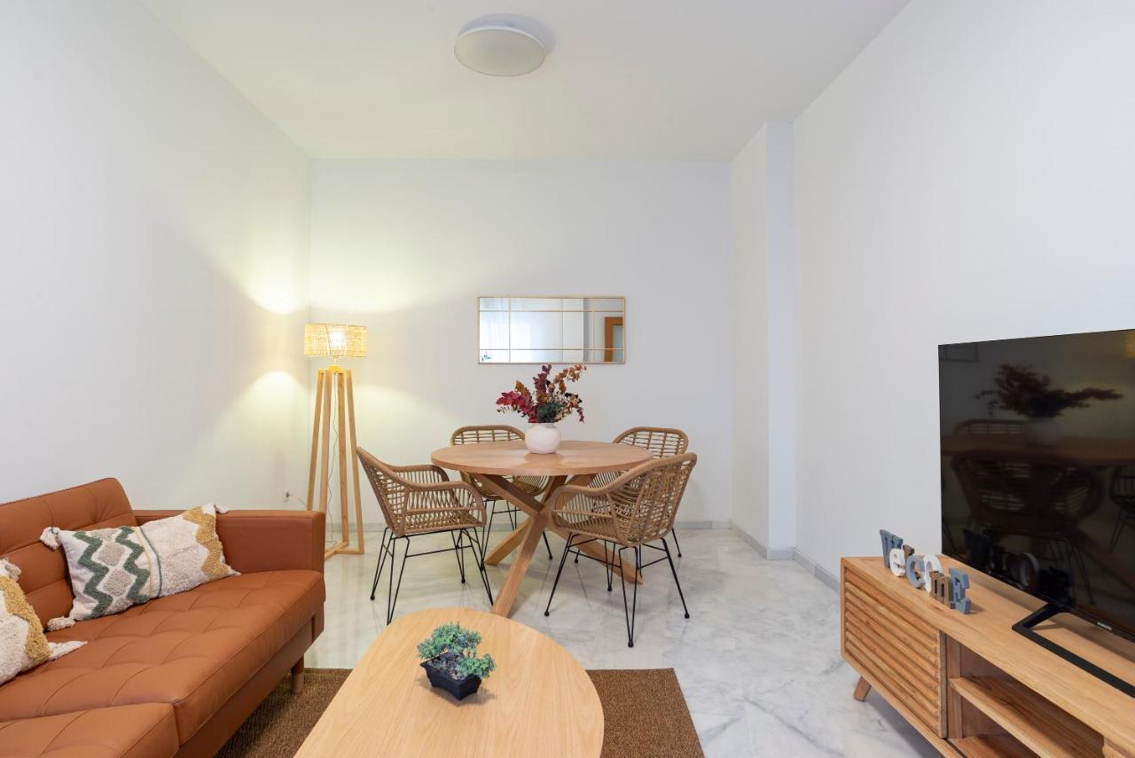 Carrera I & Old Town By Ele Apartments Malaga Bagian luar foto