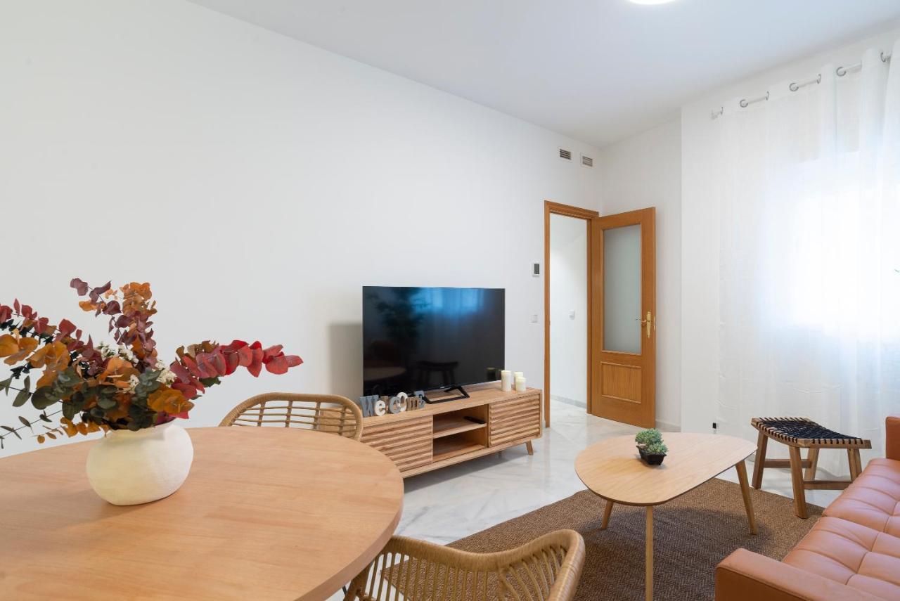 Carrera I & Old Town By Ele Apartments Malaga Bagian luar foto